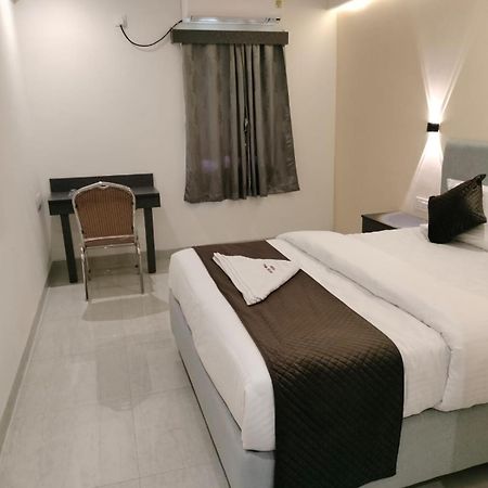 Hotel Paramount Βιζαχαπατνάμ Εξωτερικό φωτογραφία