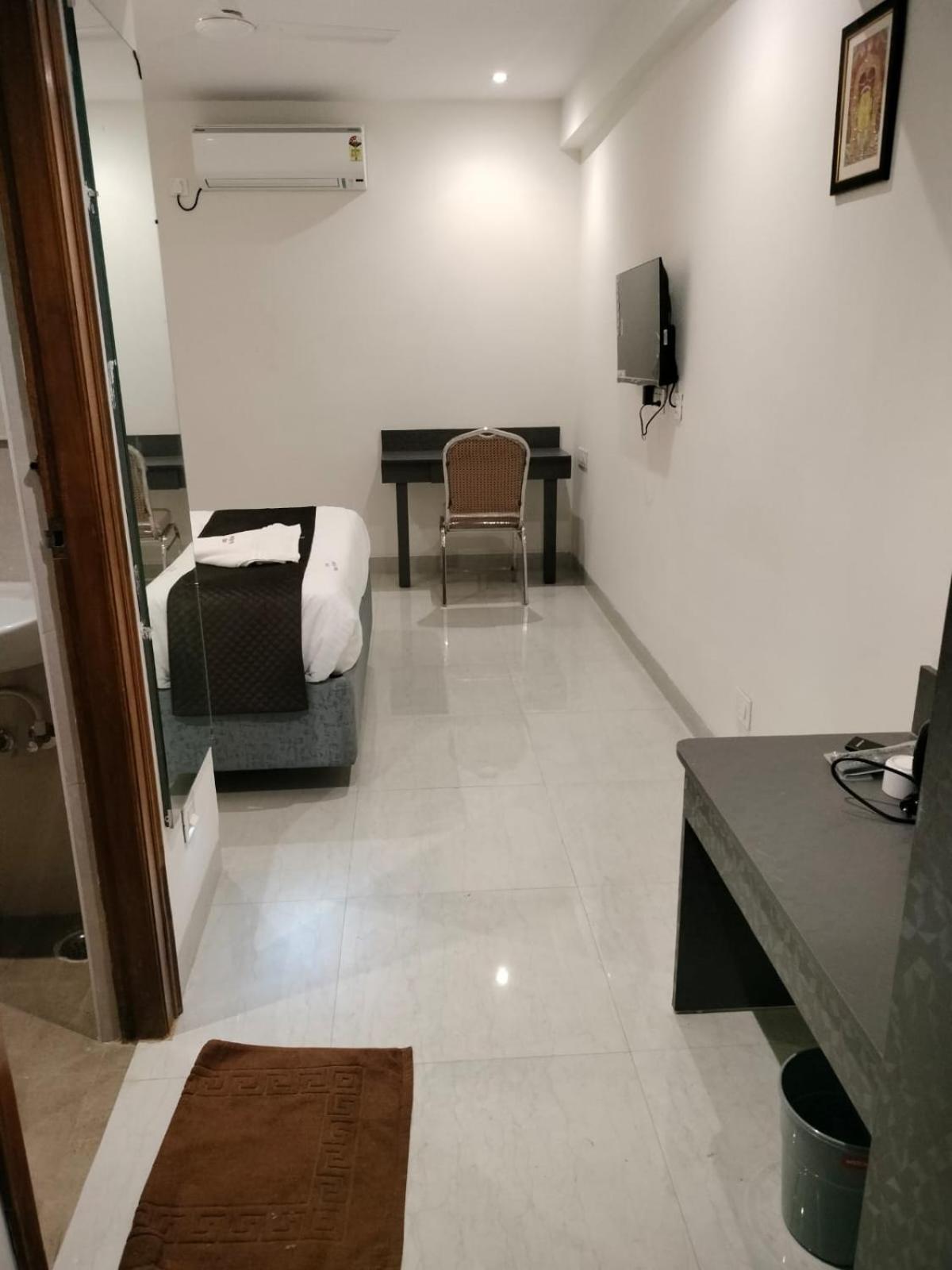 Hotel Paramount Βιζαχαπατνάμ Εξωτερικό φωτογραφία